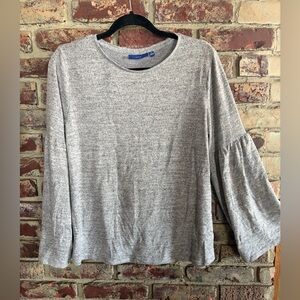 ✨ Apt. 9 Gray Bell Sleeve Knit Top- Size M